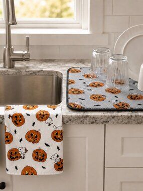 NWT - Peanuts Snoopy Pumpkins Kitchen Towels and Dish Drying Mats - Set of 4